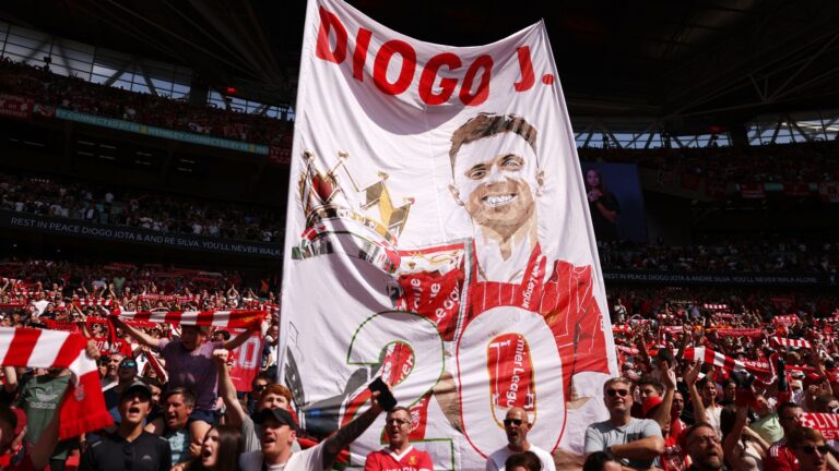 การรำลึกถึง ดิโอโก้ โจต้า ถูกตัดสั้นในช่วงก่อนเกม Community Shield ดูบอลสด Livescorethai